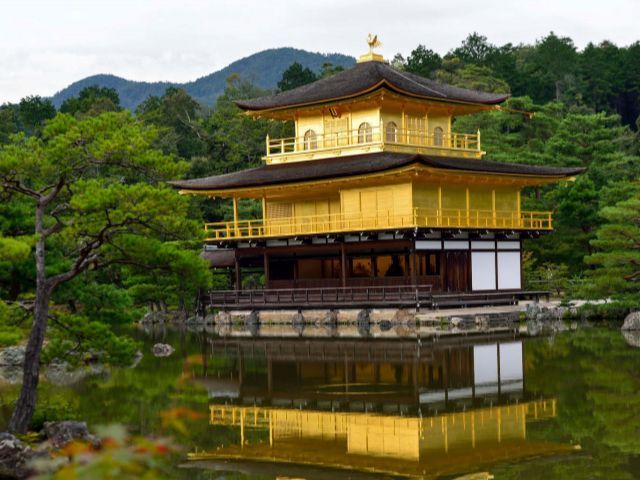 Osaka & Kyoto Highlights Tour with Traditional Kimono Experience